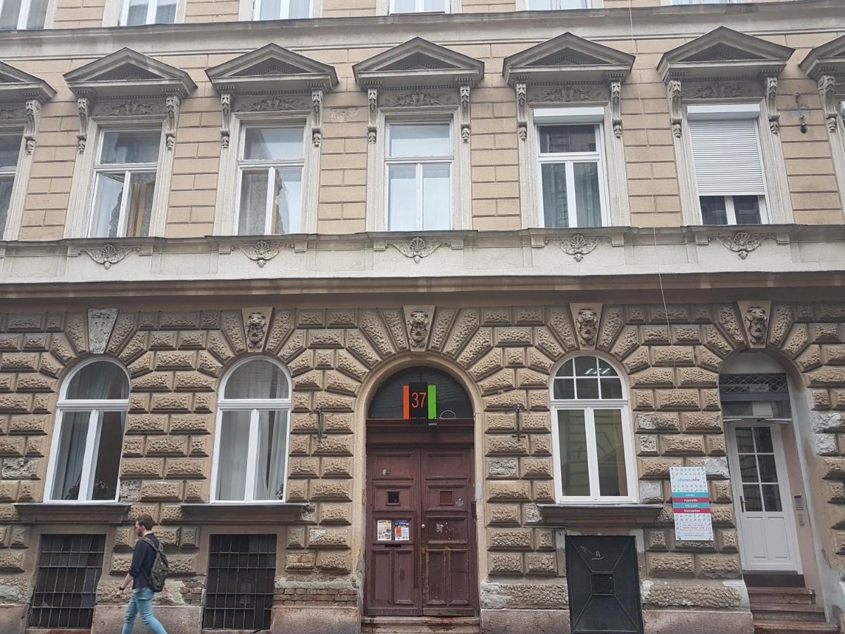 Small Szív Apartment *